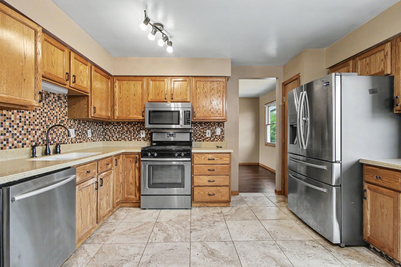 9915 Monroe Street Property Photo 2