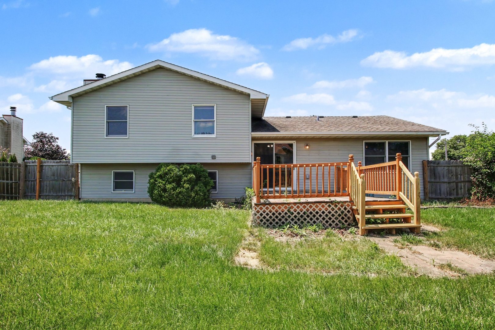 9915 Monroe Street Property Photo 5