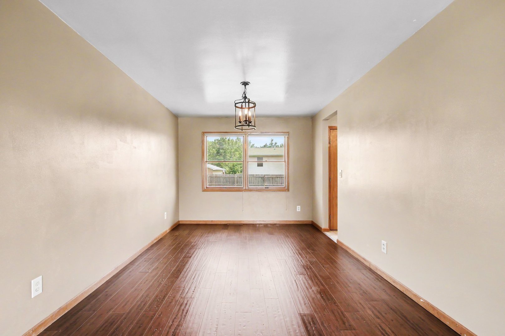 9915 Monroe Street Property Photo 6