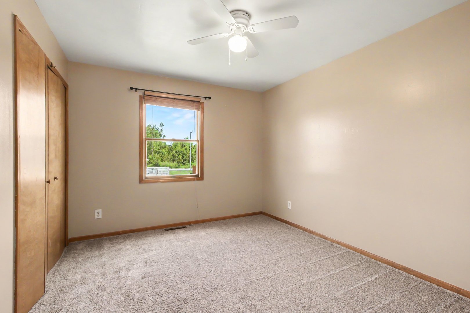 9915 Monroe Street Property Photo 12
