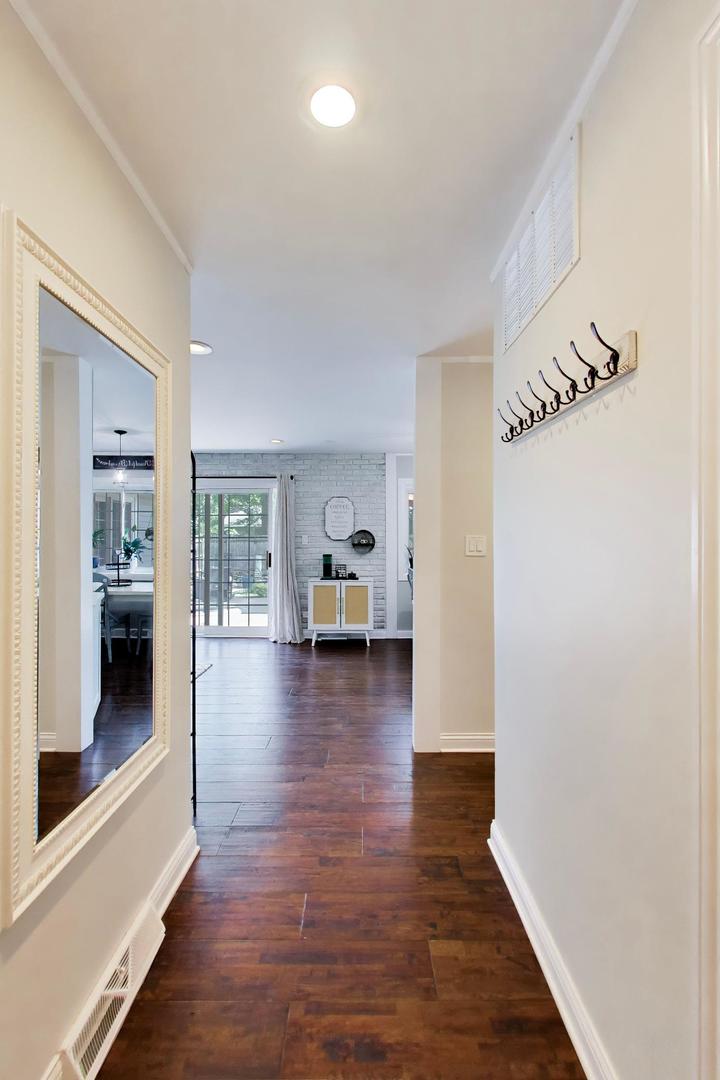 502 Shadywood Lane Property Photo 7