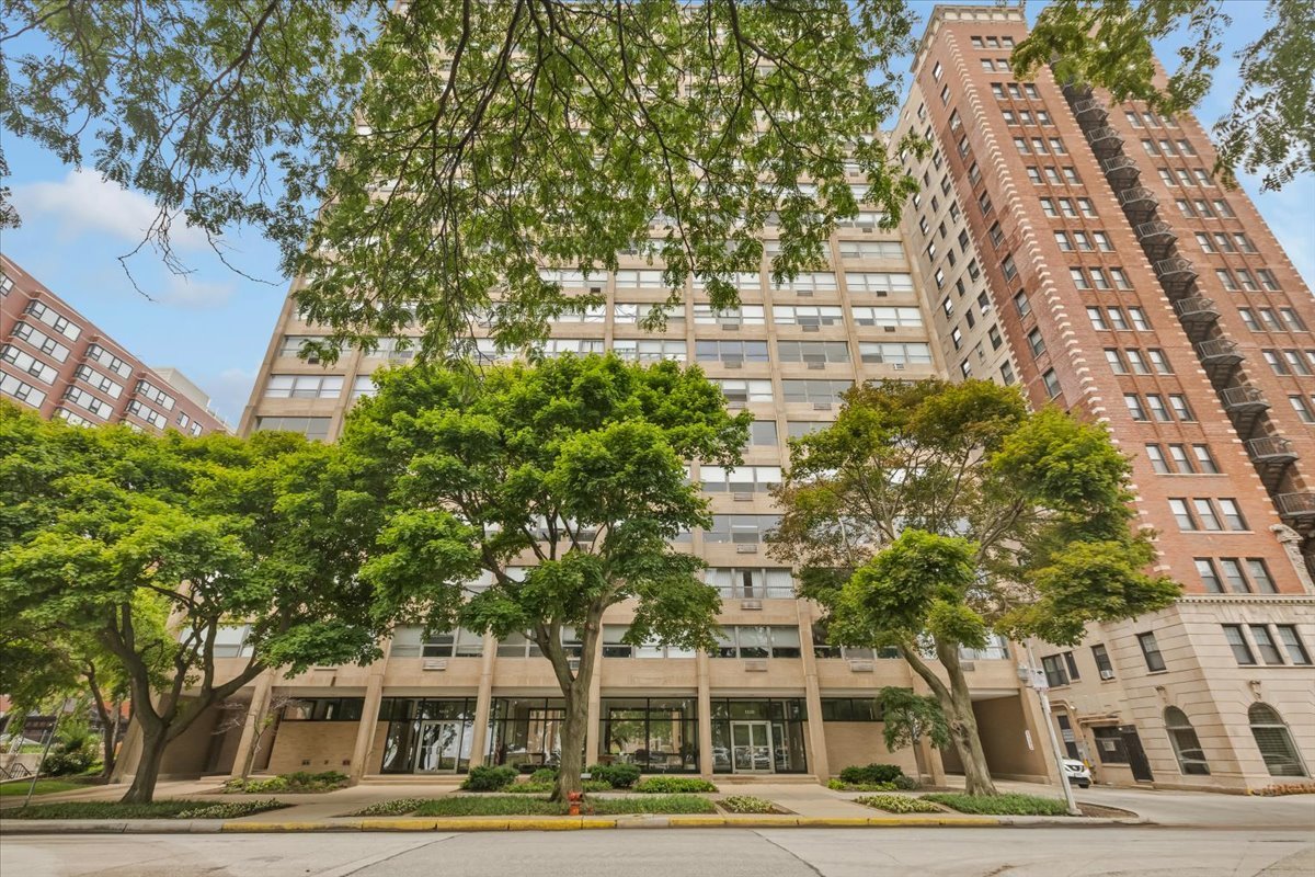 5530 S South Shore Drive 3b Property Photo 1