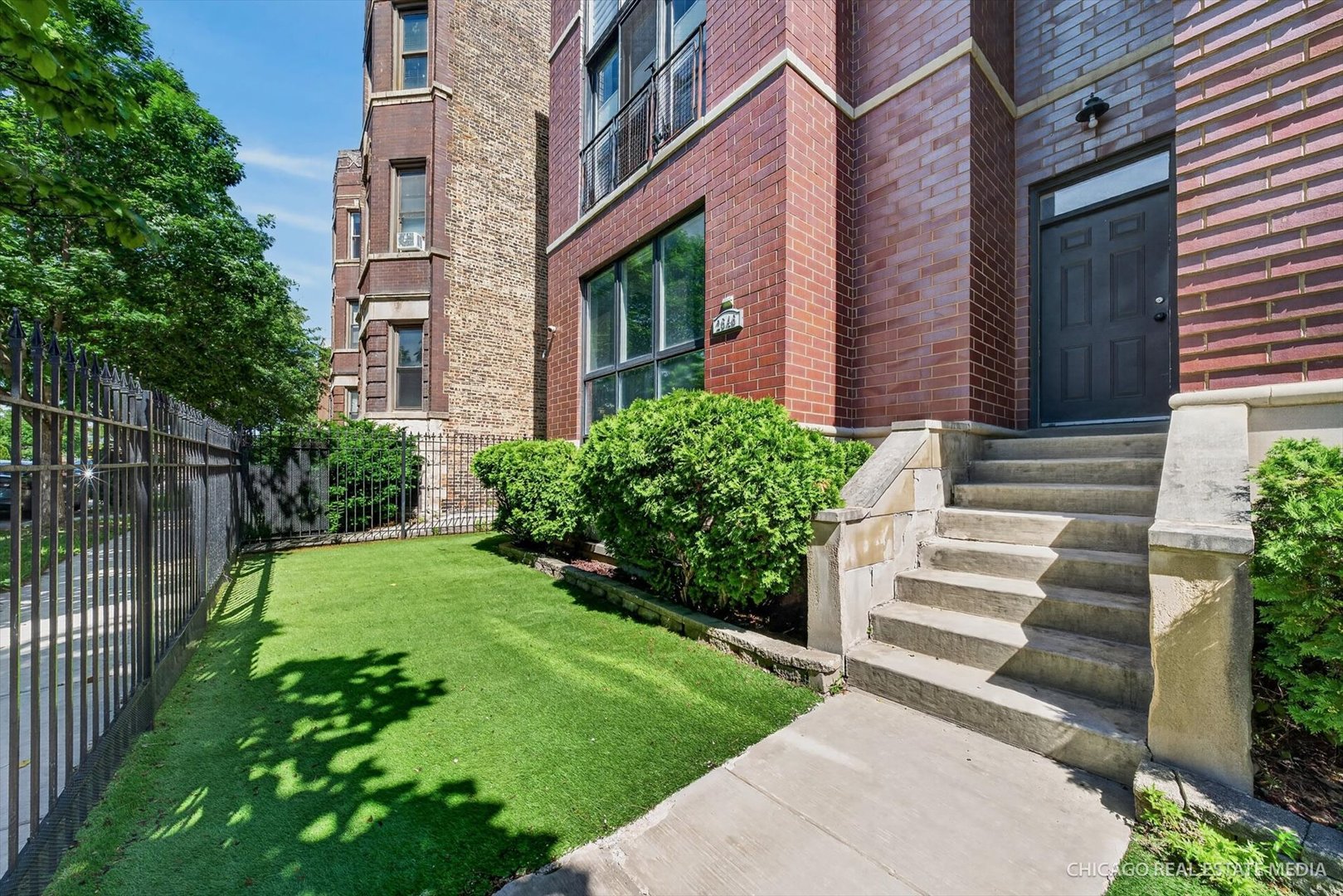 2546 W Washington Boulevard 2w Property Photo 2