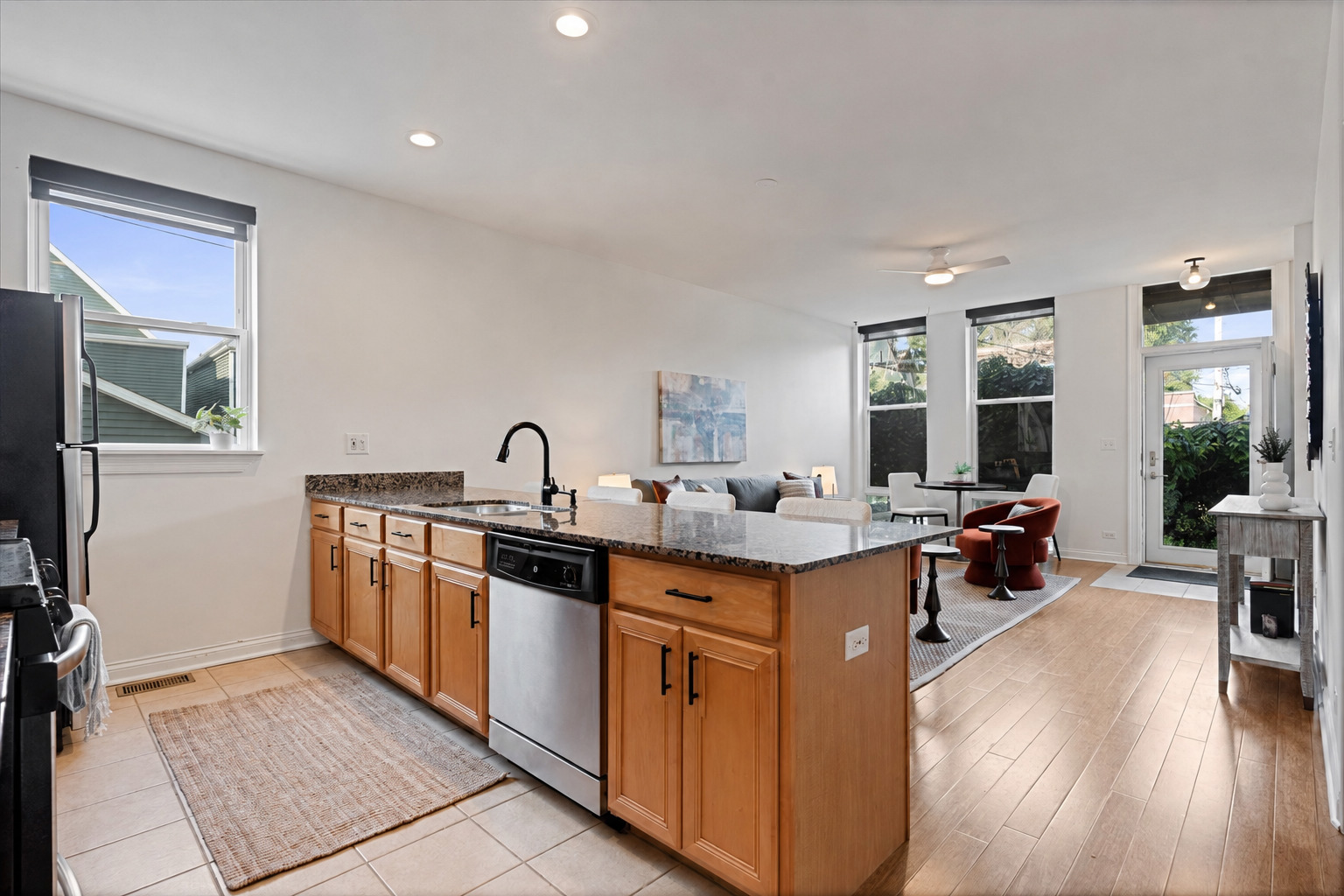 2146 N Lawndale Avenue 1 Property Photo 8