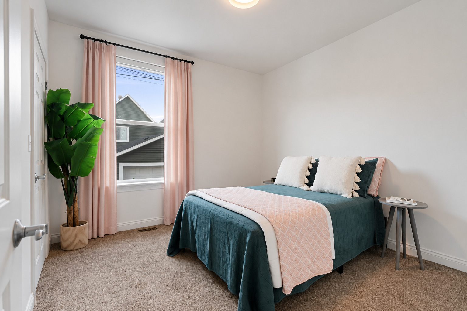2146 N Lawndale Avenue 1 Property Photo 11