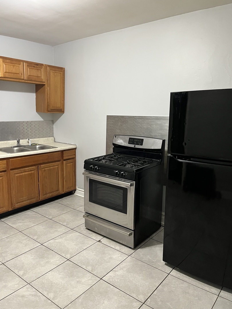 33 E 119th Street Property Photo 4
