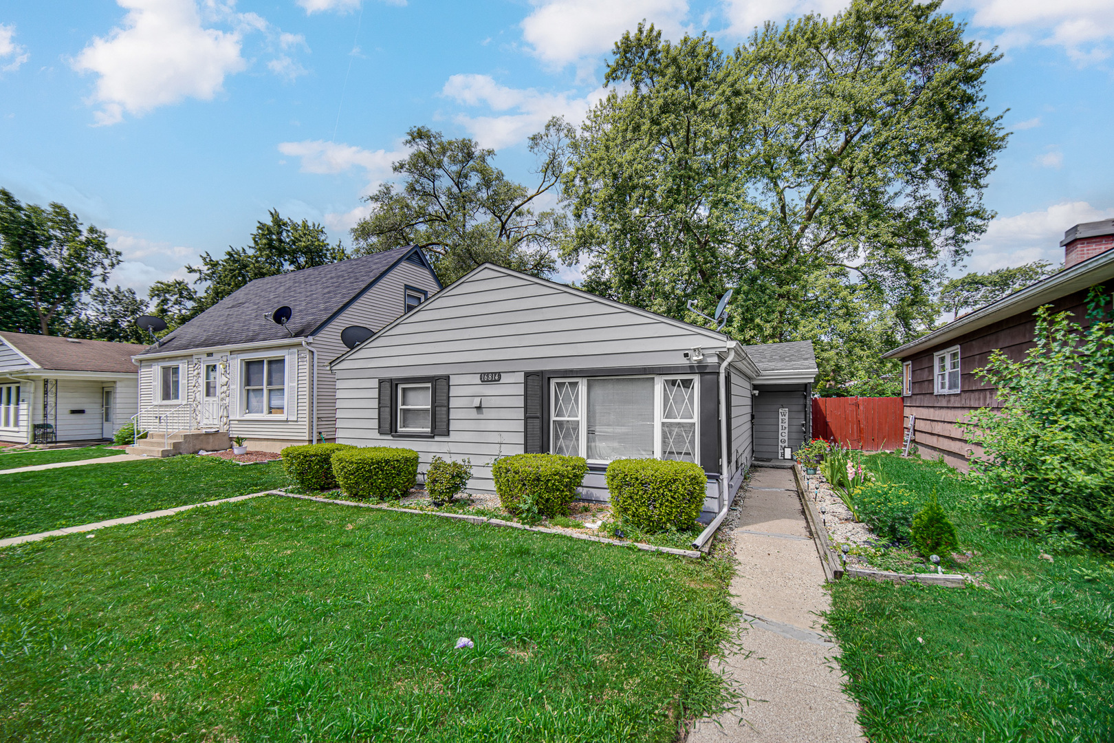 16814 Crane Avenue Property Photo 2