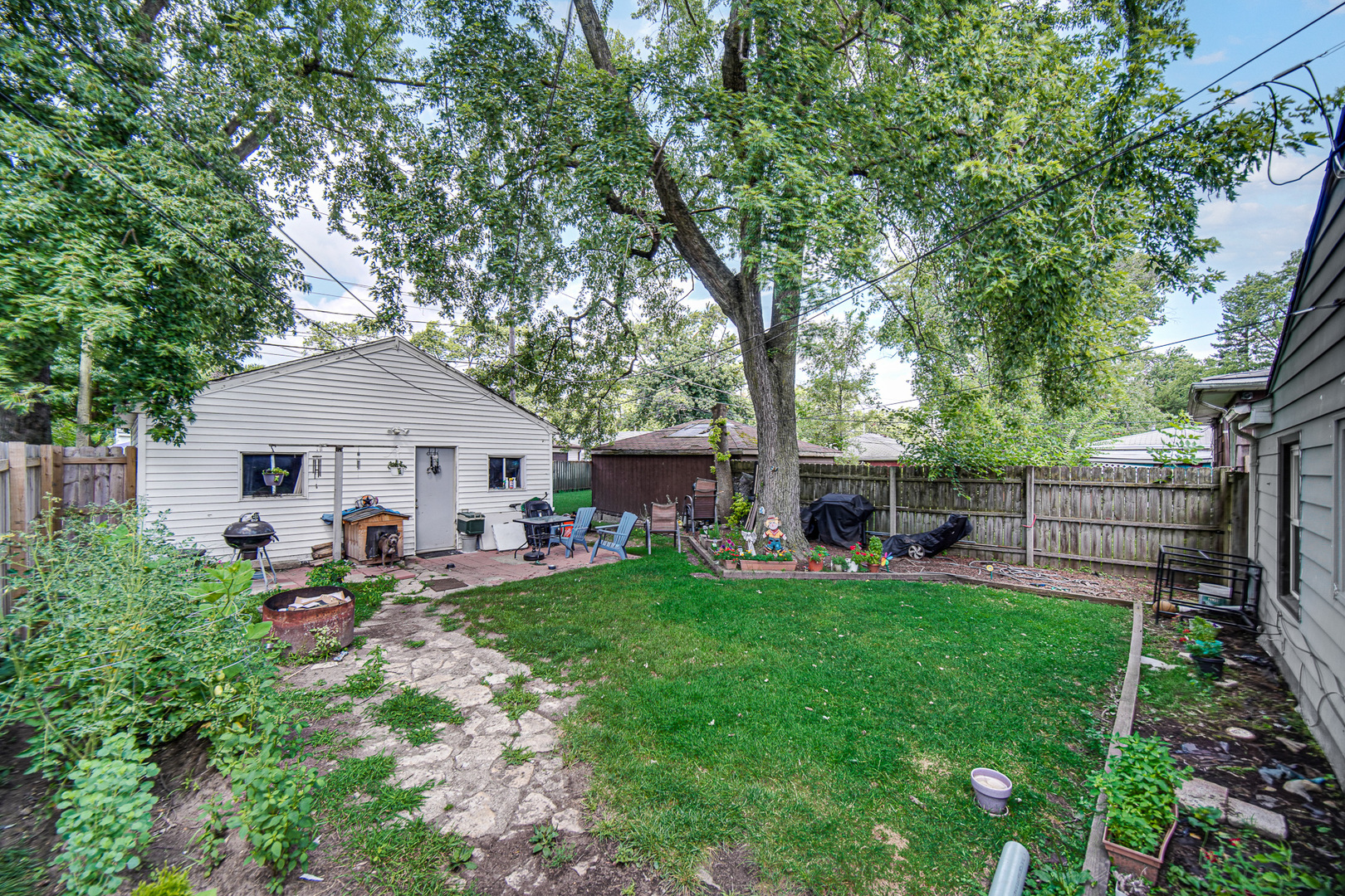 16814 Crane Avenue Property Photo 4