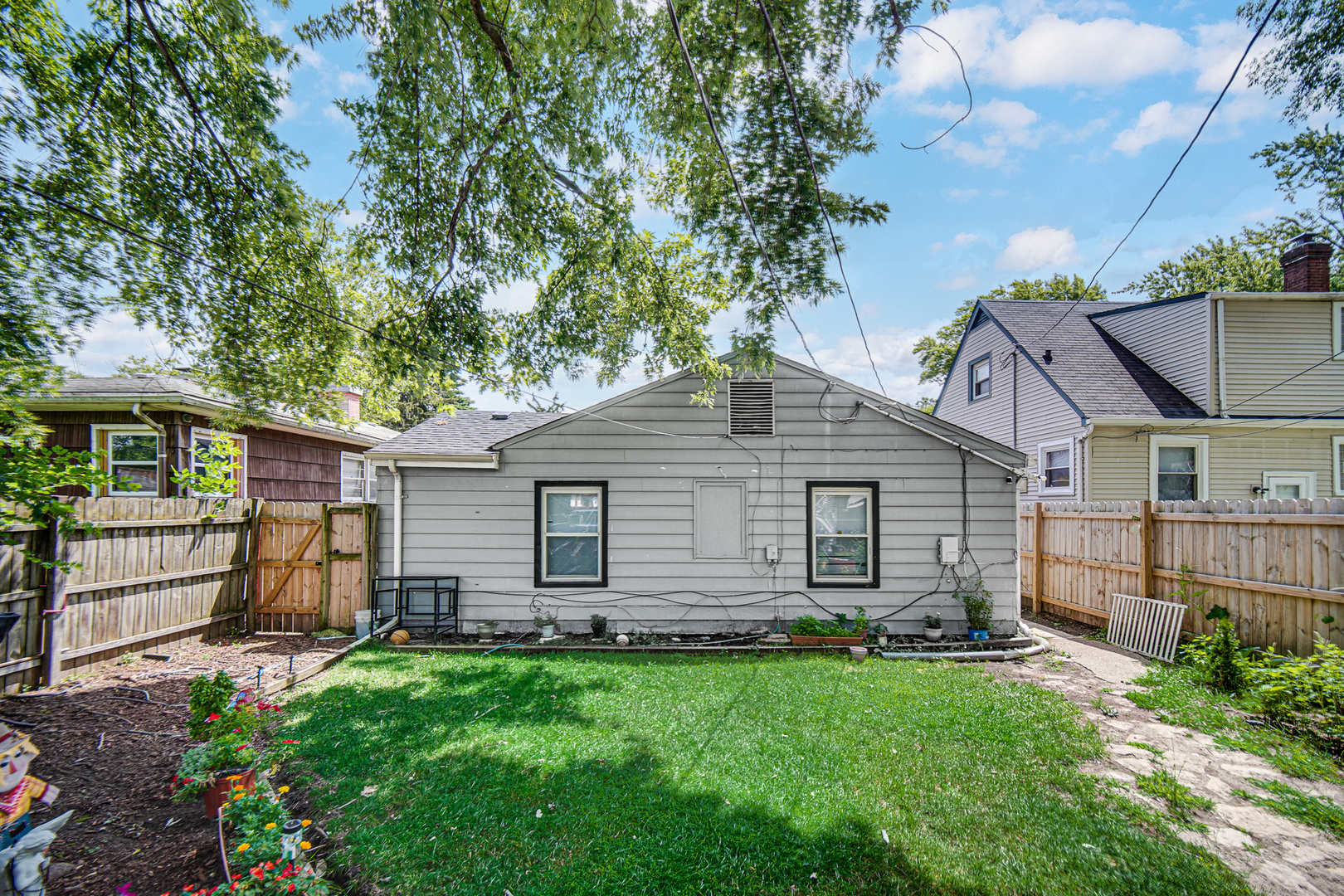 16814 Crane Avenue Property Photo 6
