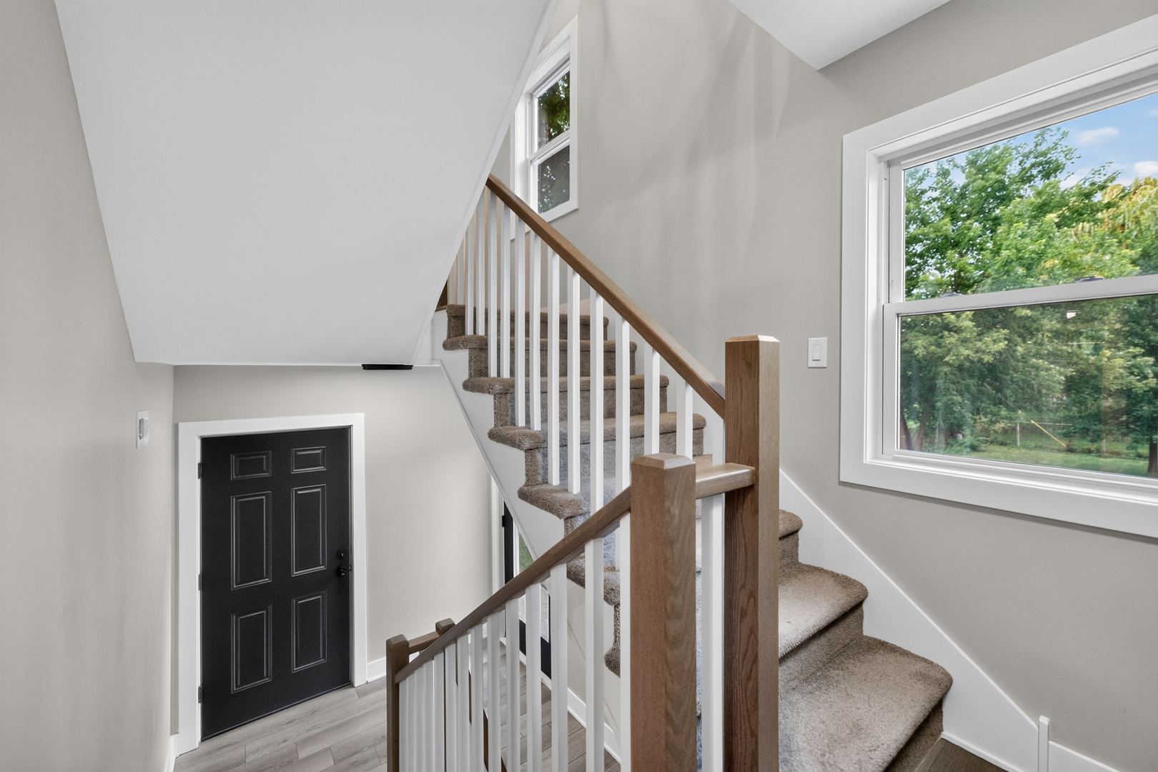 741 S Ardmore Avenue Property Photo 18