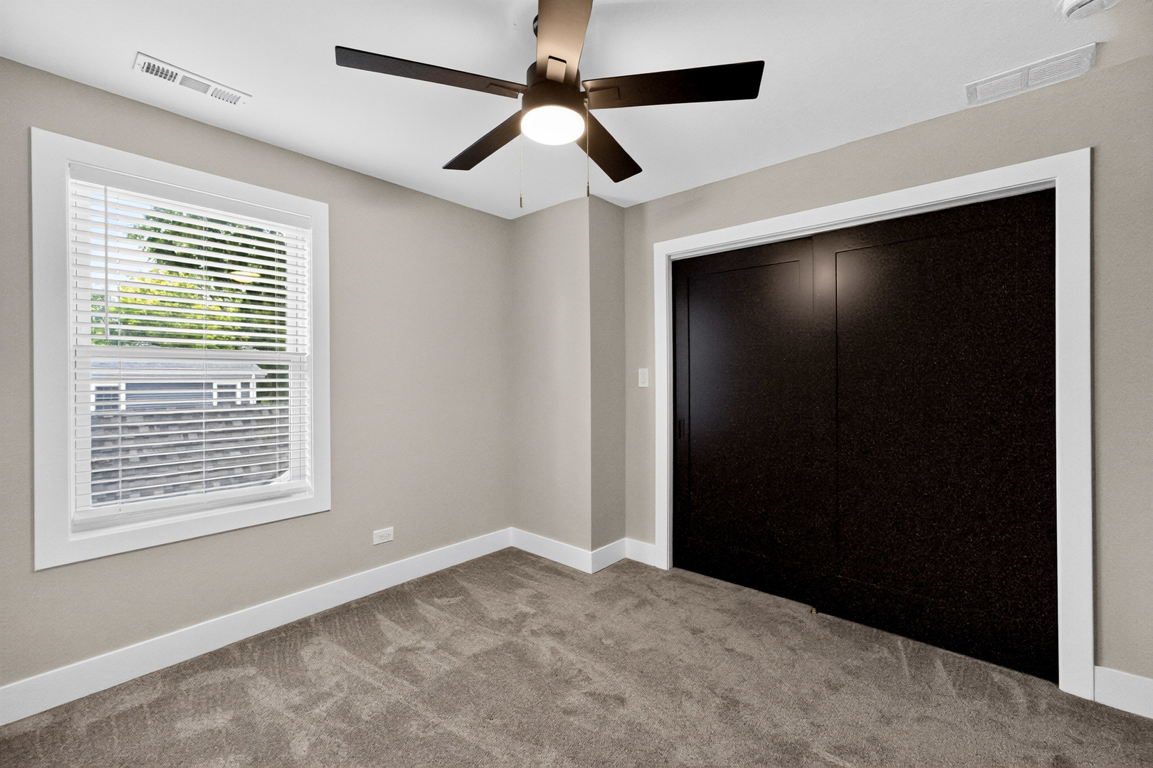 741 S Ardmore Avenue Property Photo 24