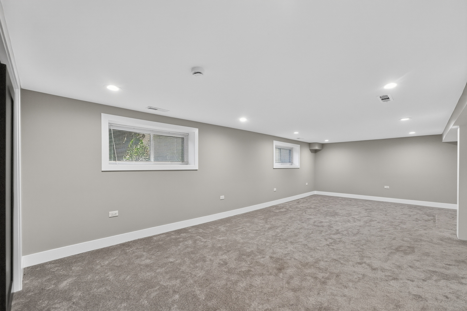 741 S Ardmore Avenue Property Photo 38