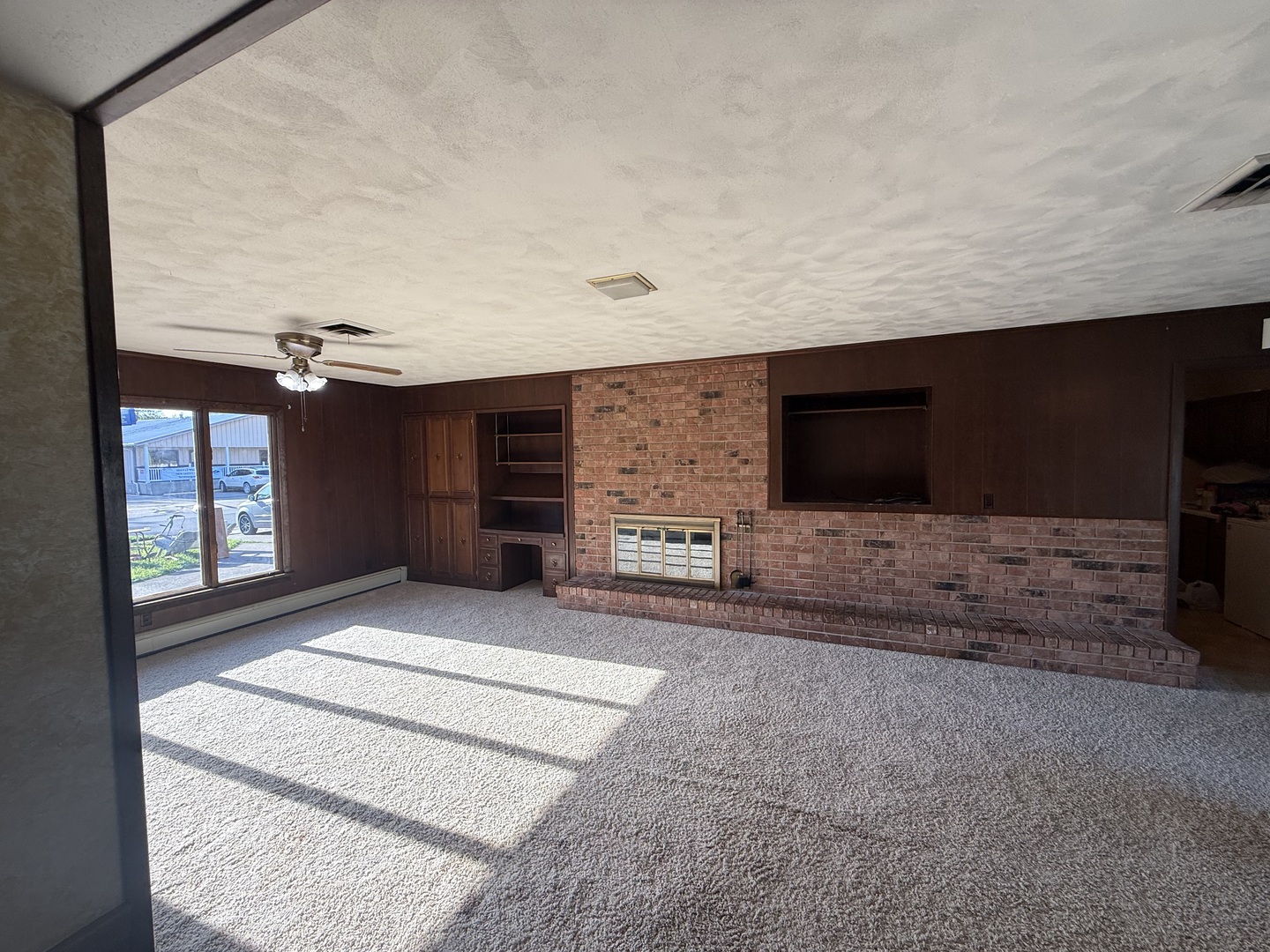 406 S Walnut Street Property Photo 8