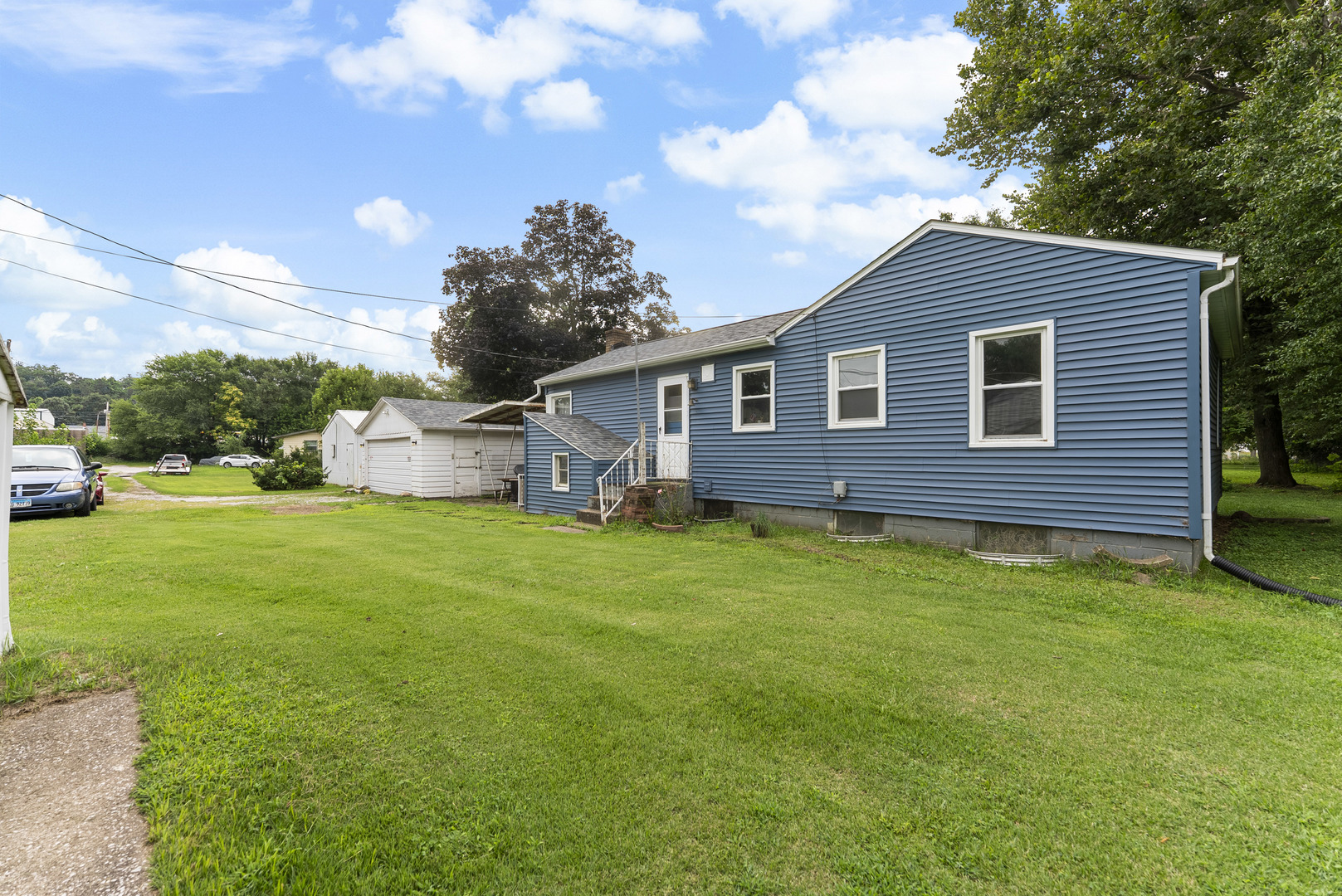 943 28th Avenue Property Photo 4