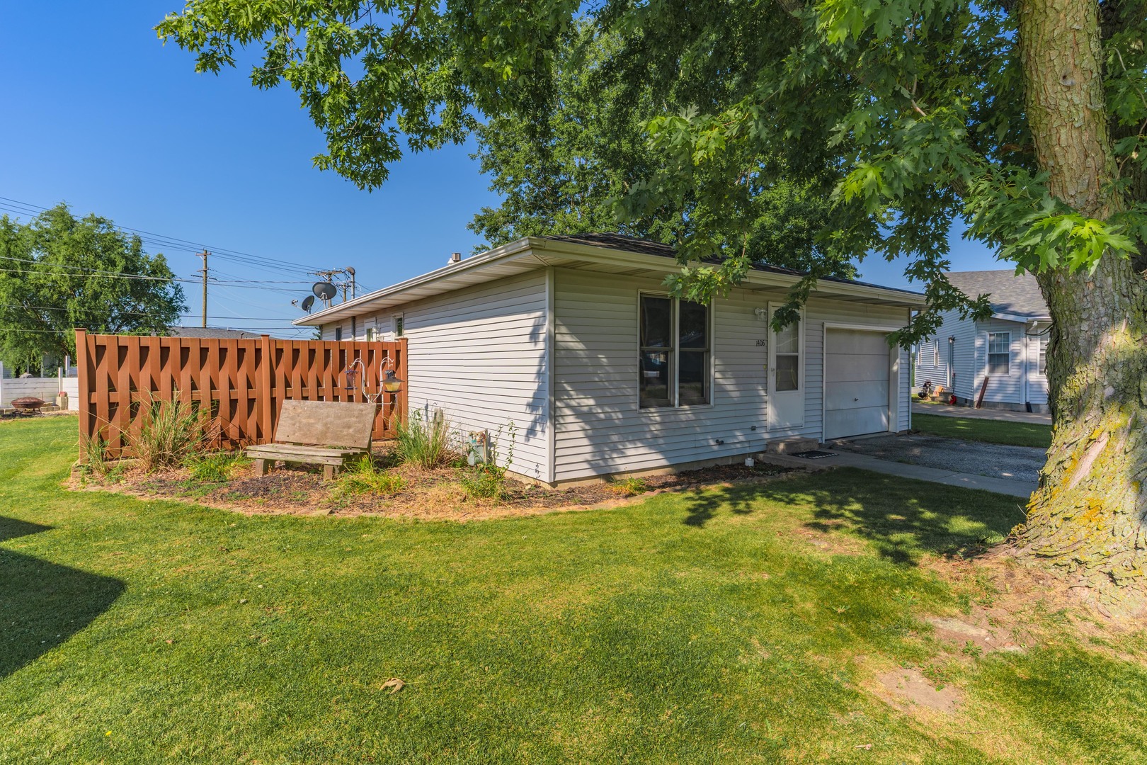 1406 W Trainor Drive Property Photo 1