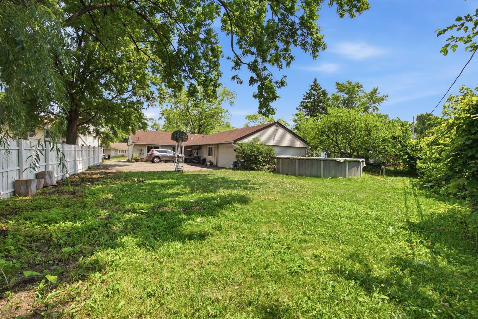 729 Surrey Drive Property Photo 29