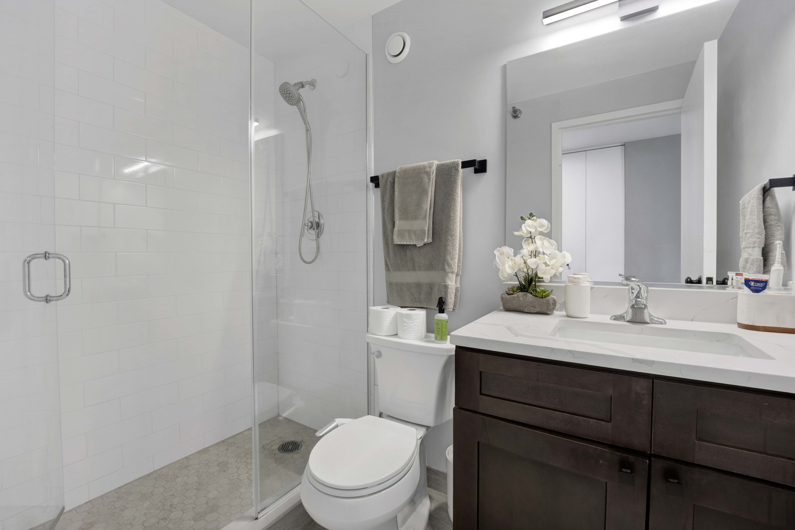 1122 N Clark Street 1402 Property Photo 10