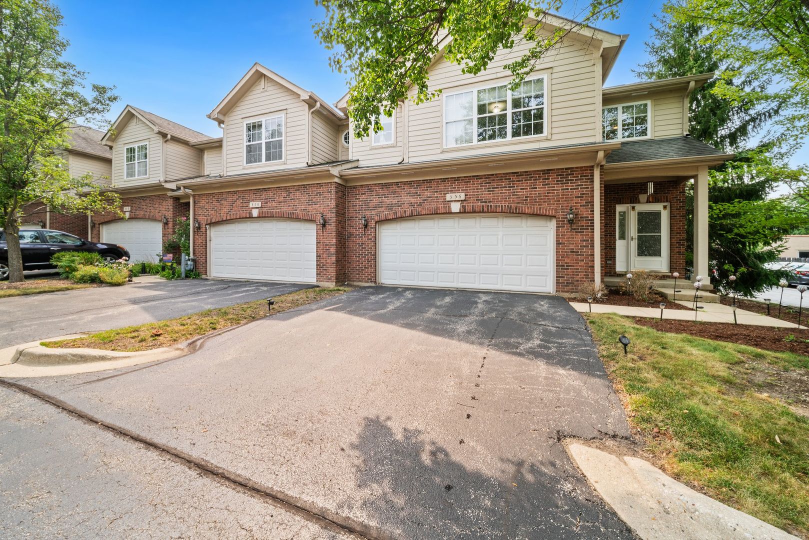 356 N WEST POINTE Drive