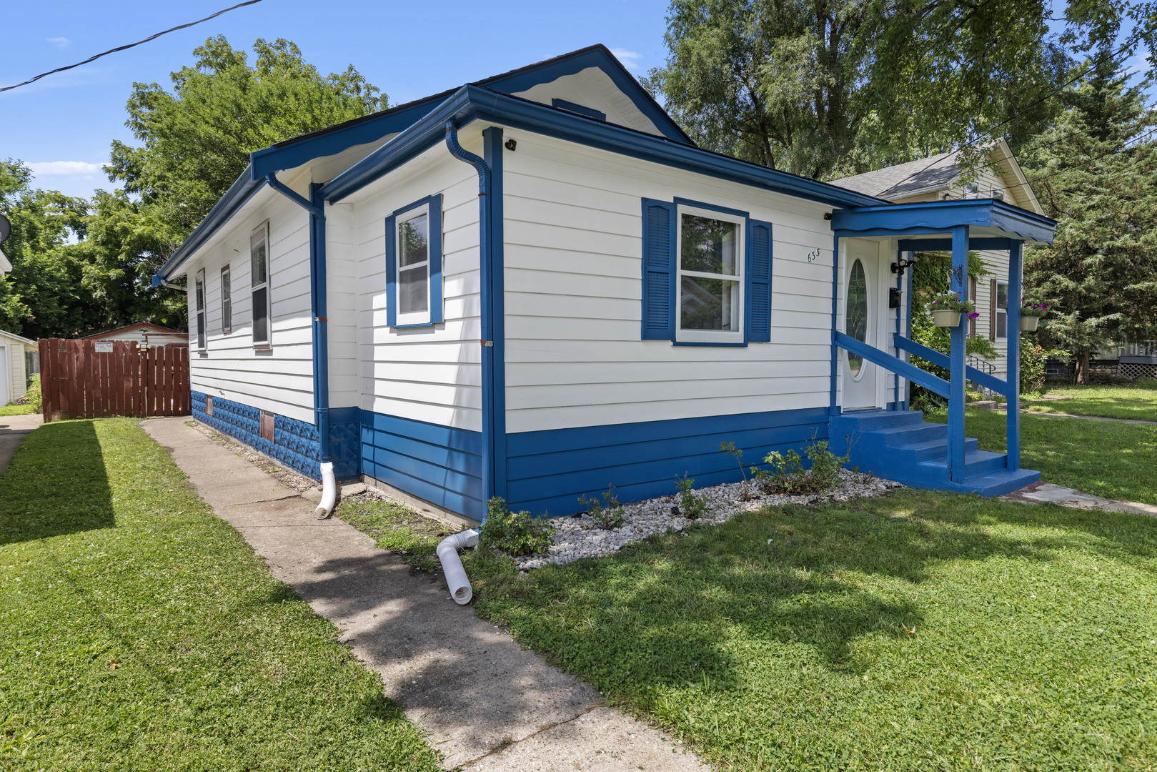 635 16th Street Property Photo 1