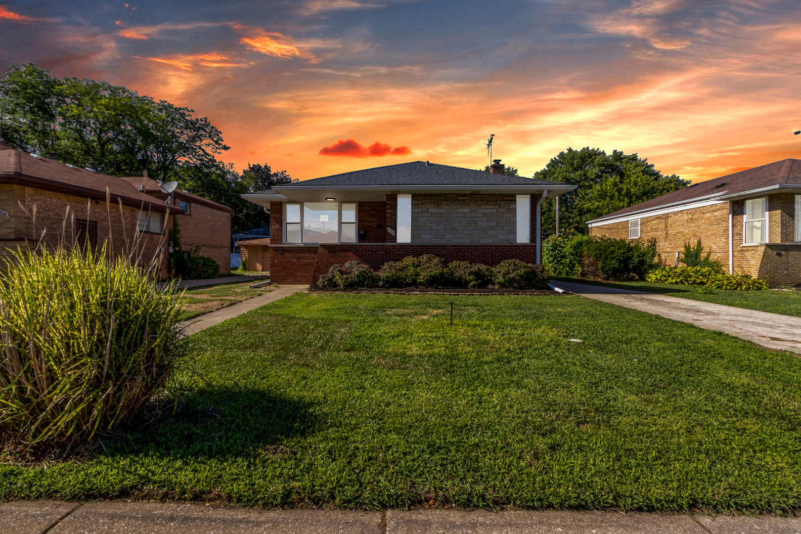 930 E 161st Place Property Photo