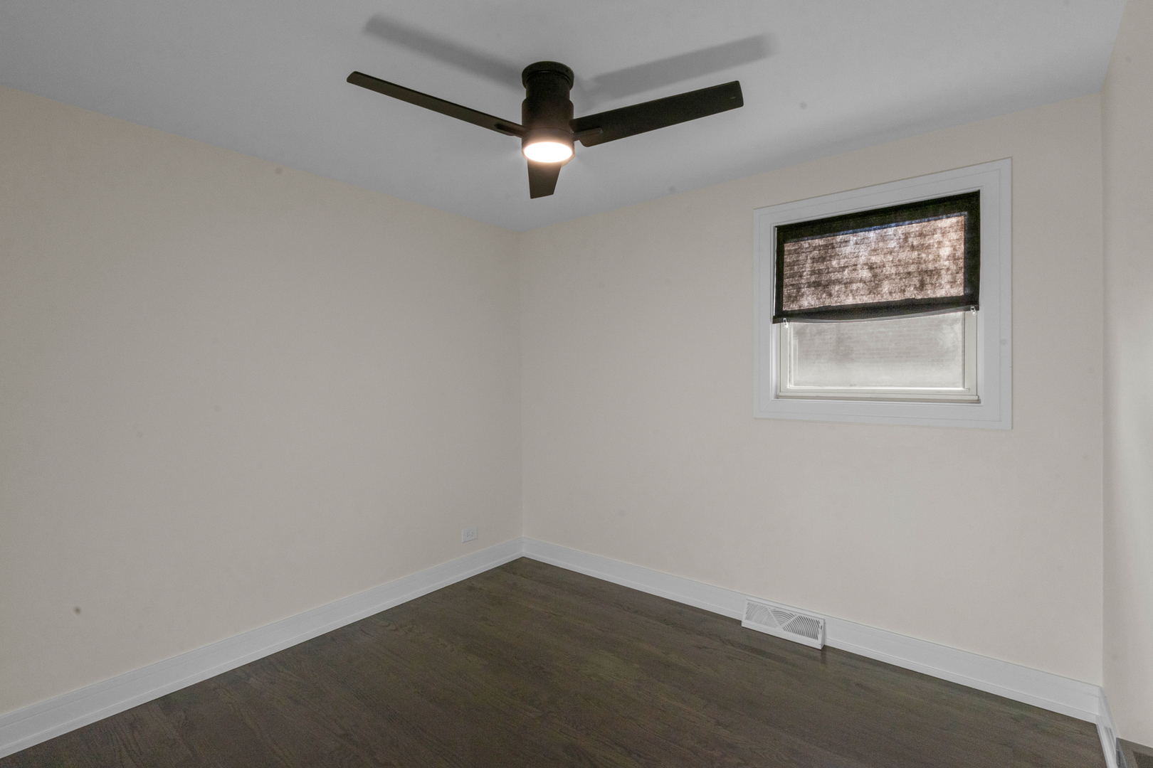 930 E 161st Place Property Photo 12