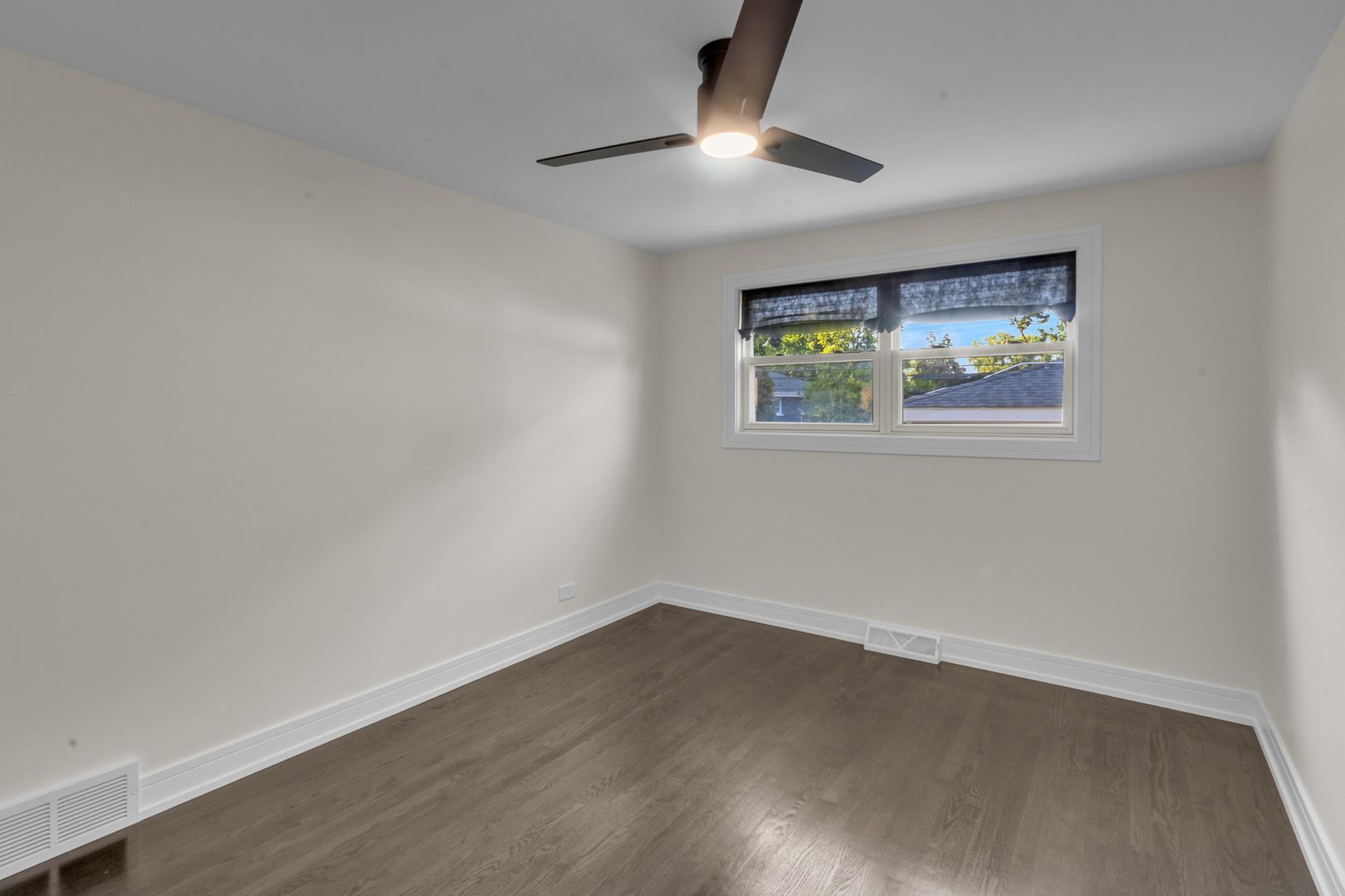 930 E 161st Place Property Photo 14