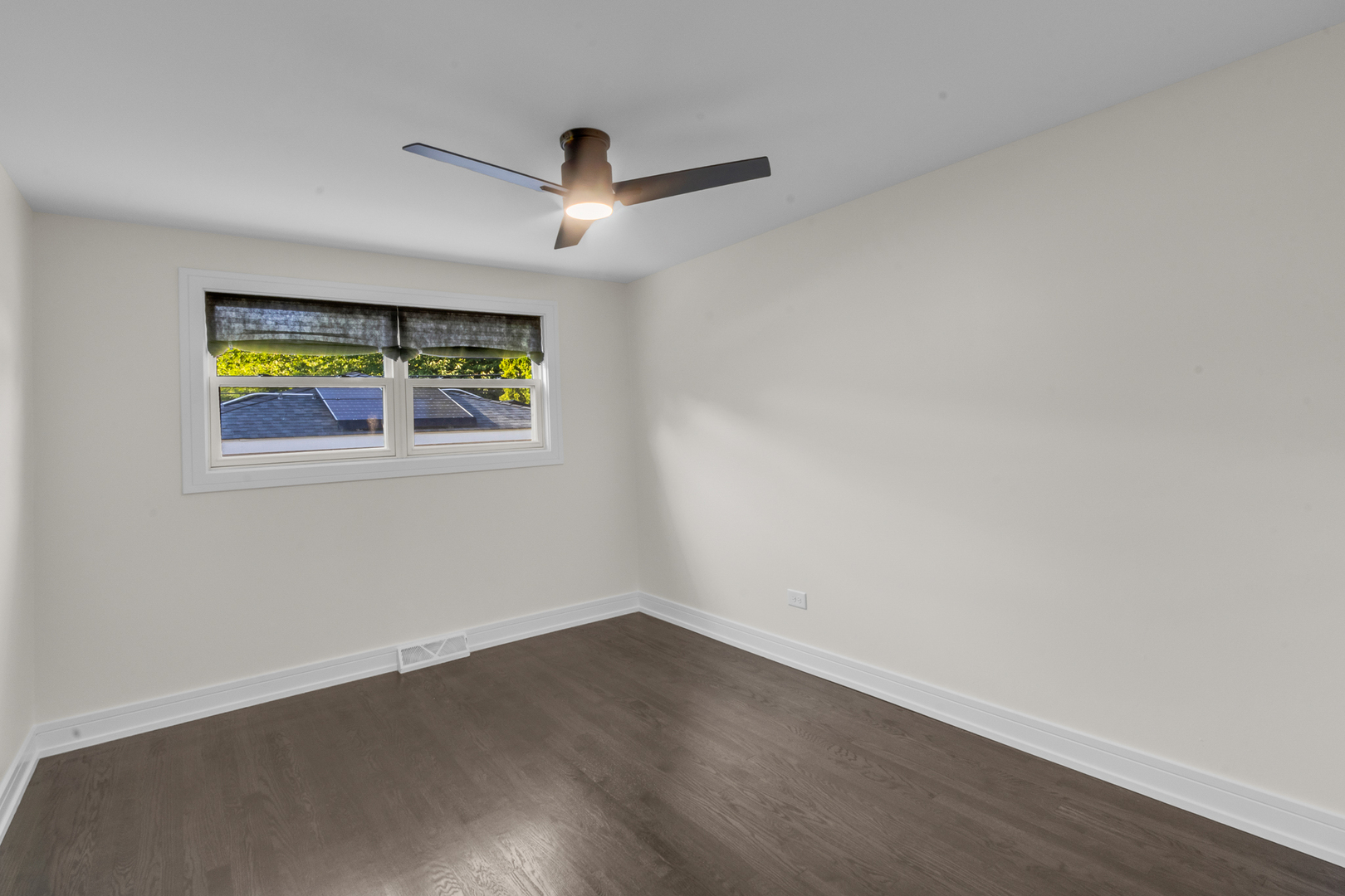 930 E 161st Place Property Photo 16