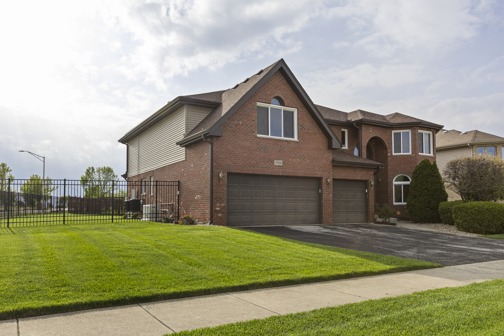 21158 Sophia Drive Property Photo 3