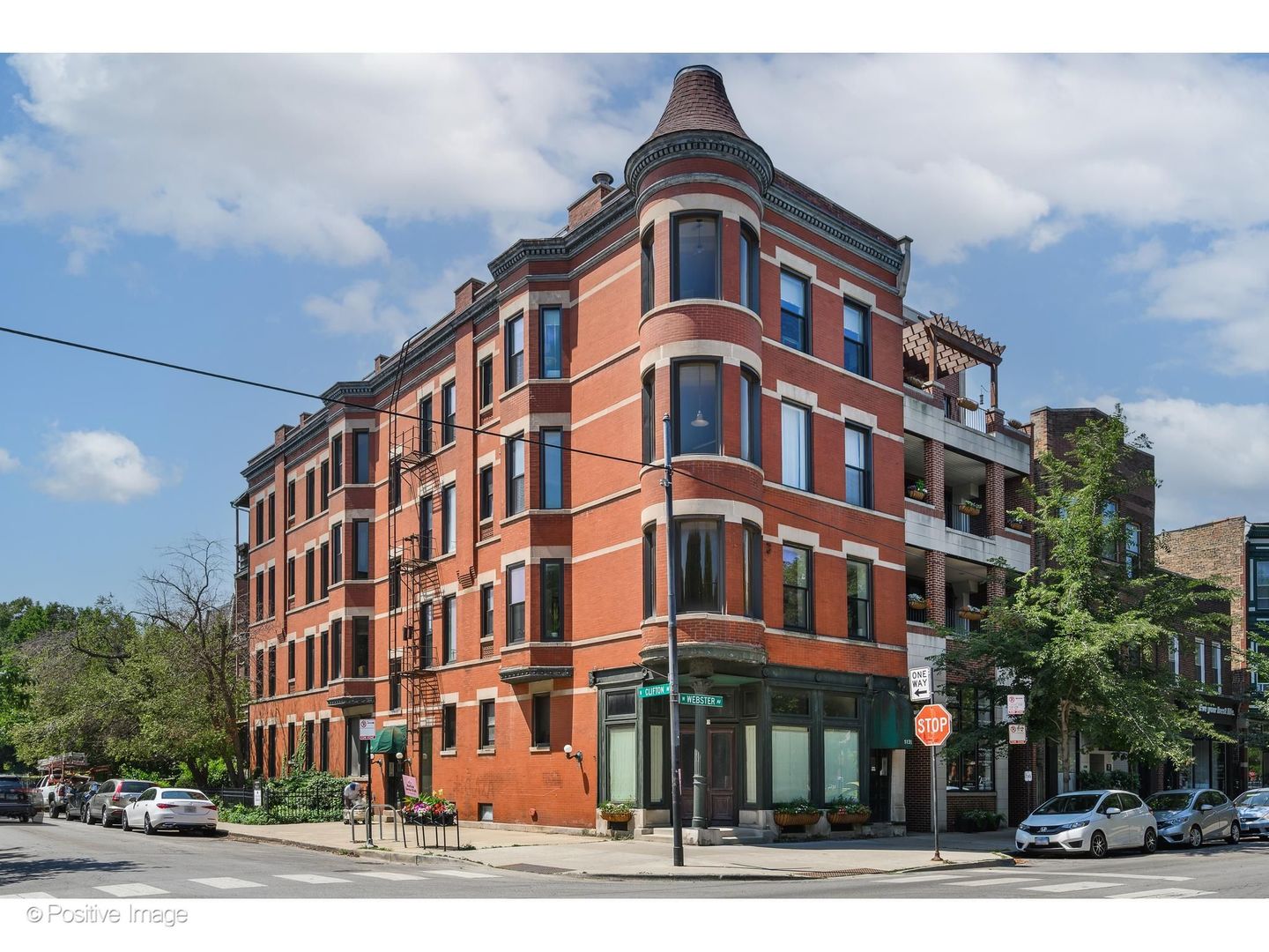 1135 W Webster Avenue 3 Property Photo 1