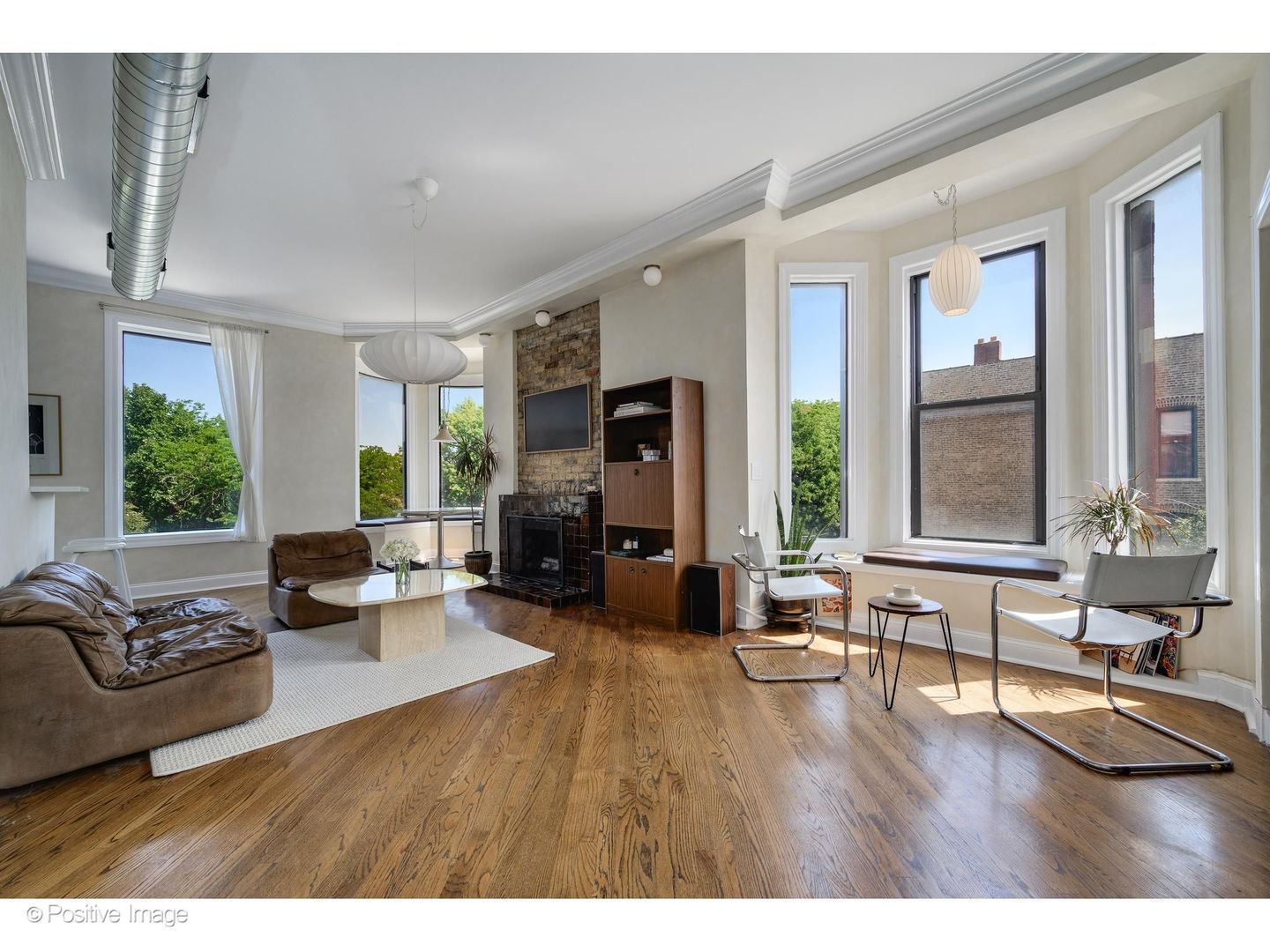 1135 W Webster Avenue 3 Property Photo 2
