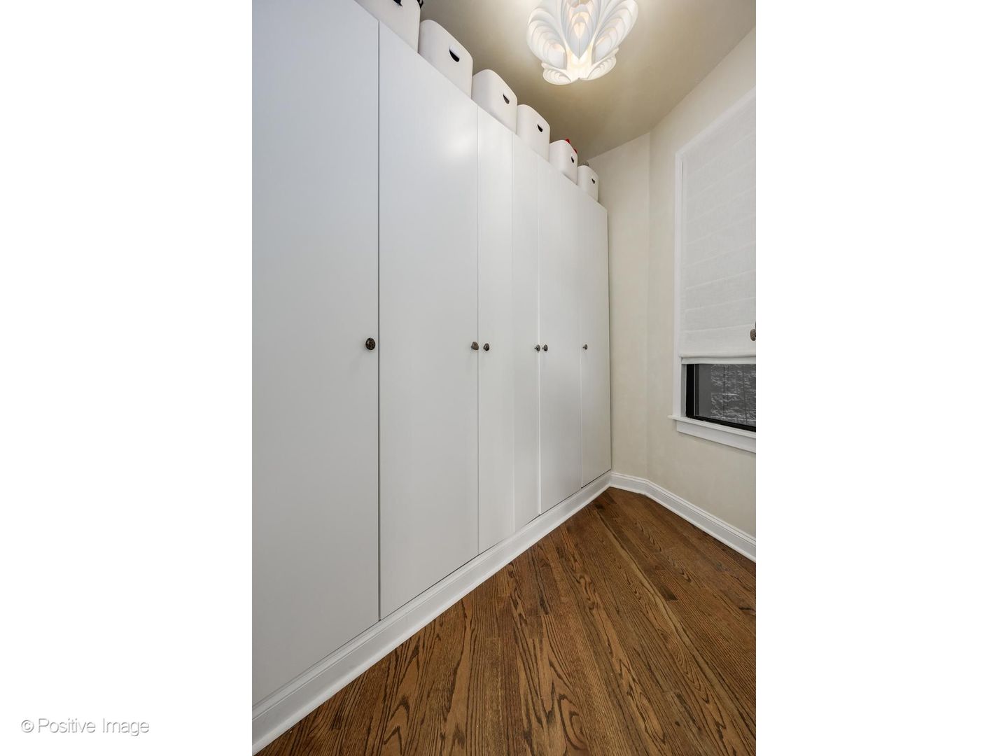 1135 W Webster Avenue 3 Property Photo 17