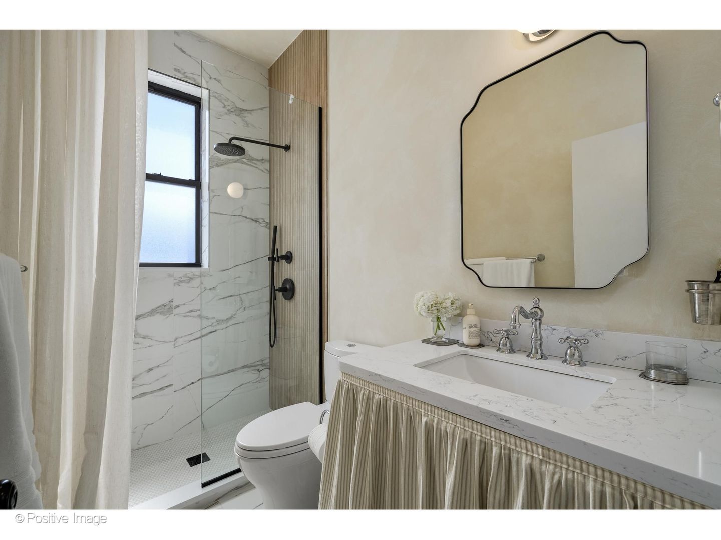 1135 W Webster Avenue 3 Property Photo 20