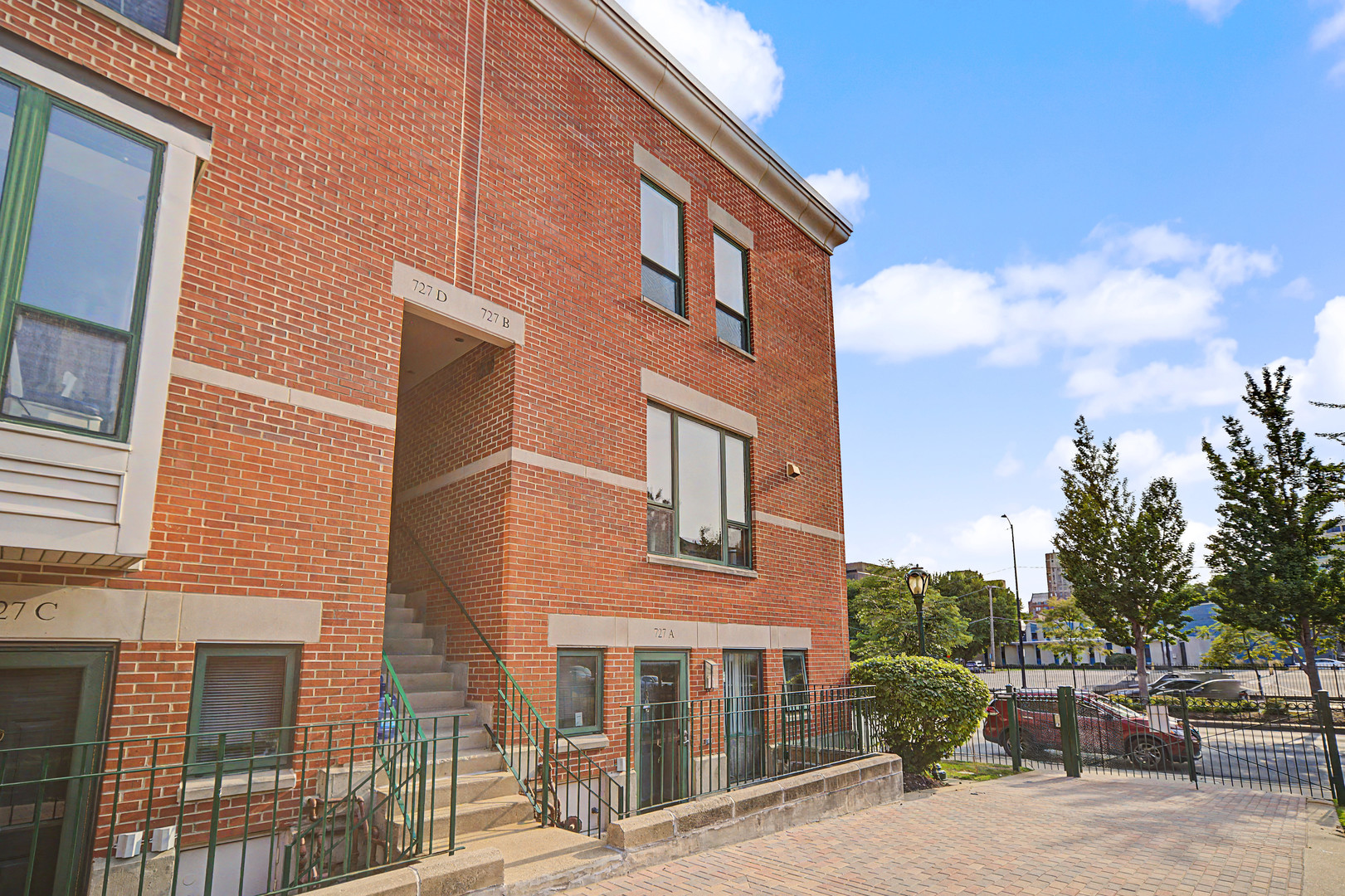 727 S Ashland Avenue B Property Photo 1