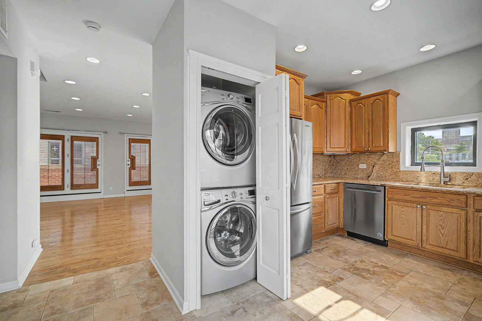 727 S Ashland Avenue B Property Photo 9