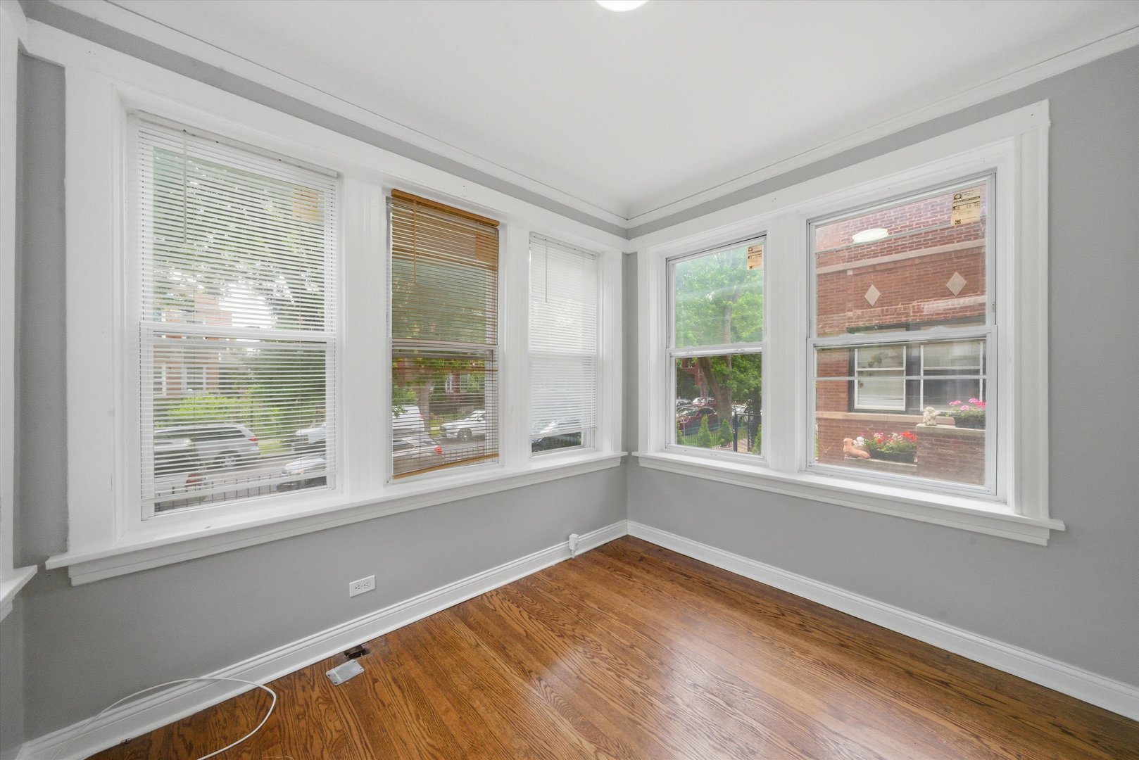 4918 N Monticello Avenue Property Photo 4