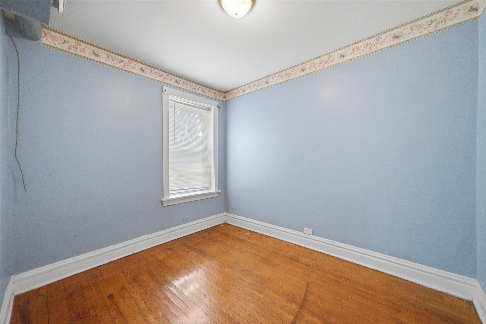 4918 N Monticello Avenue Property Photo 8