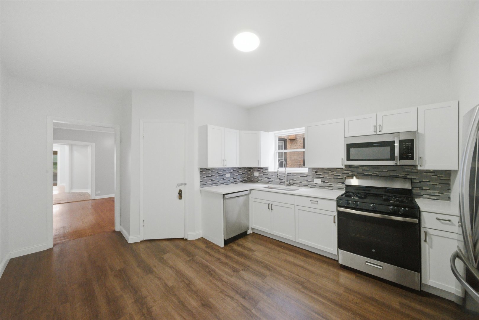 4918 N Monticello Avenue Property Photo 9