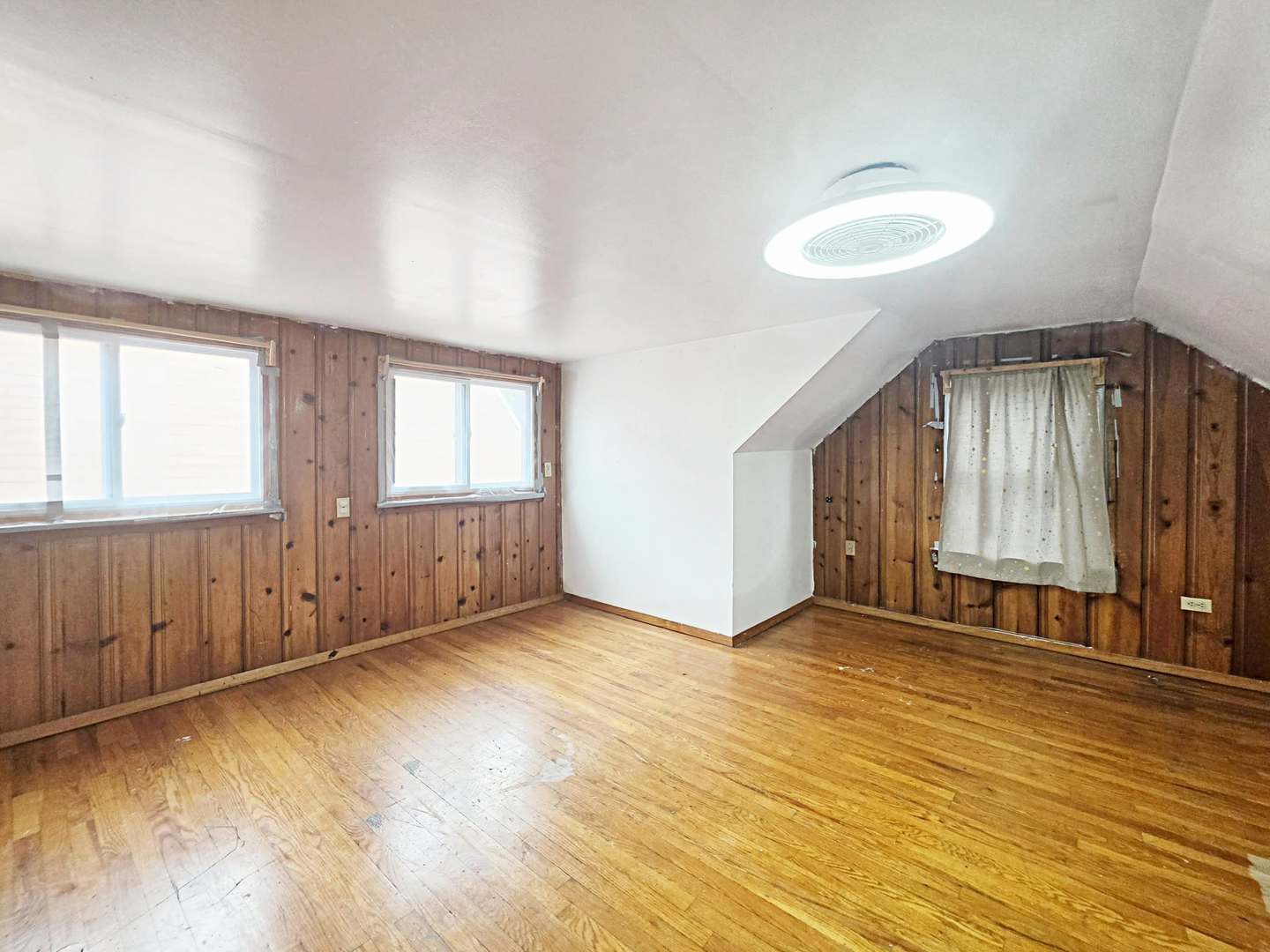2505 W 45th Street Property Photo 4