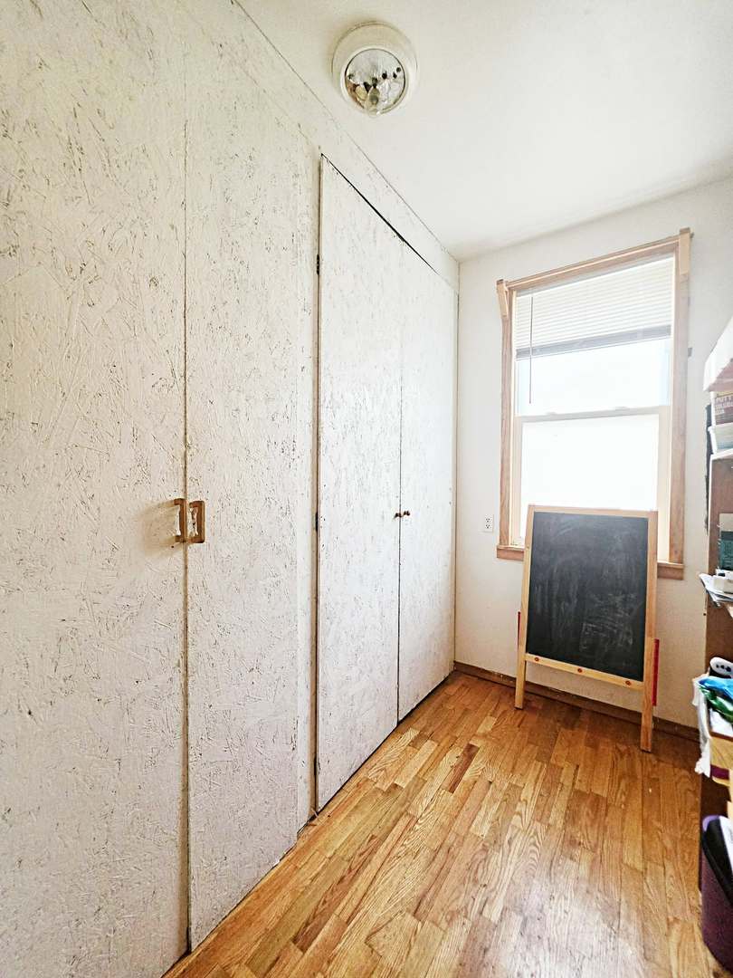 2505 W 45th Street Property Photo 6