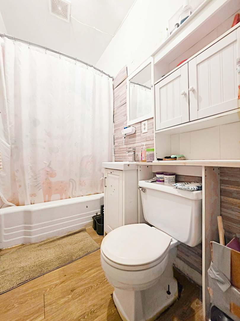 2505 W 45th Street Property Photo 8