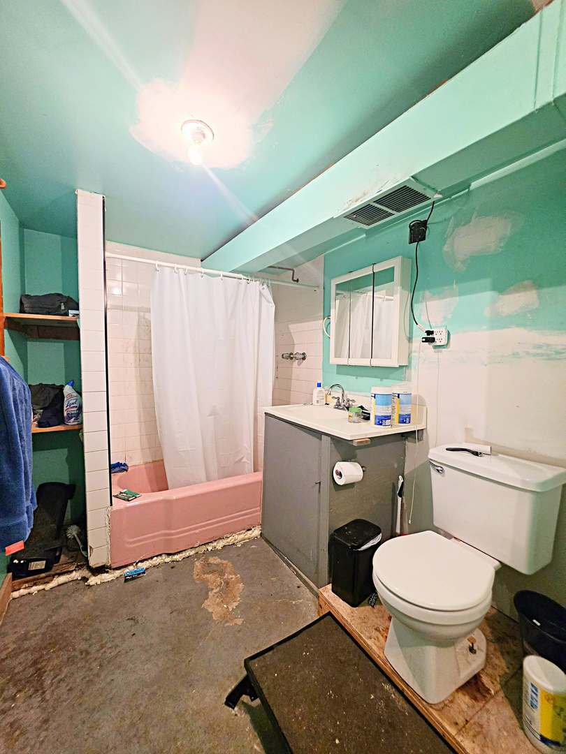 2505 W 45th Street Property Photo 10