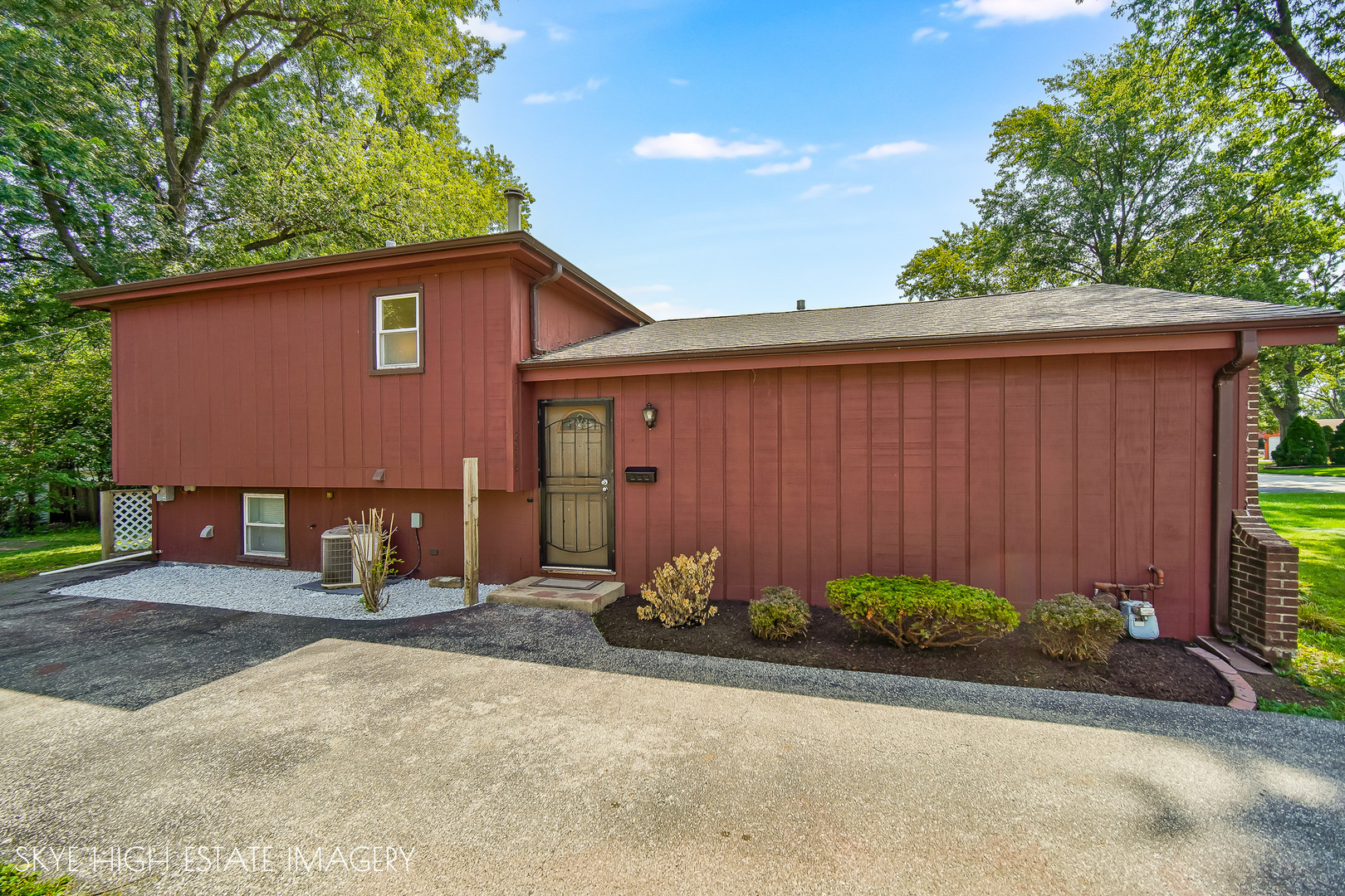 2816 Tennyson Place Property Photo 3