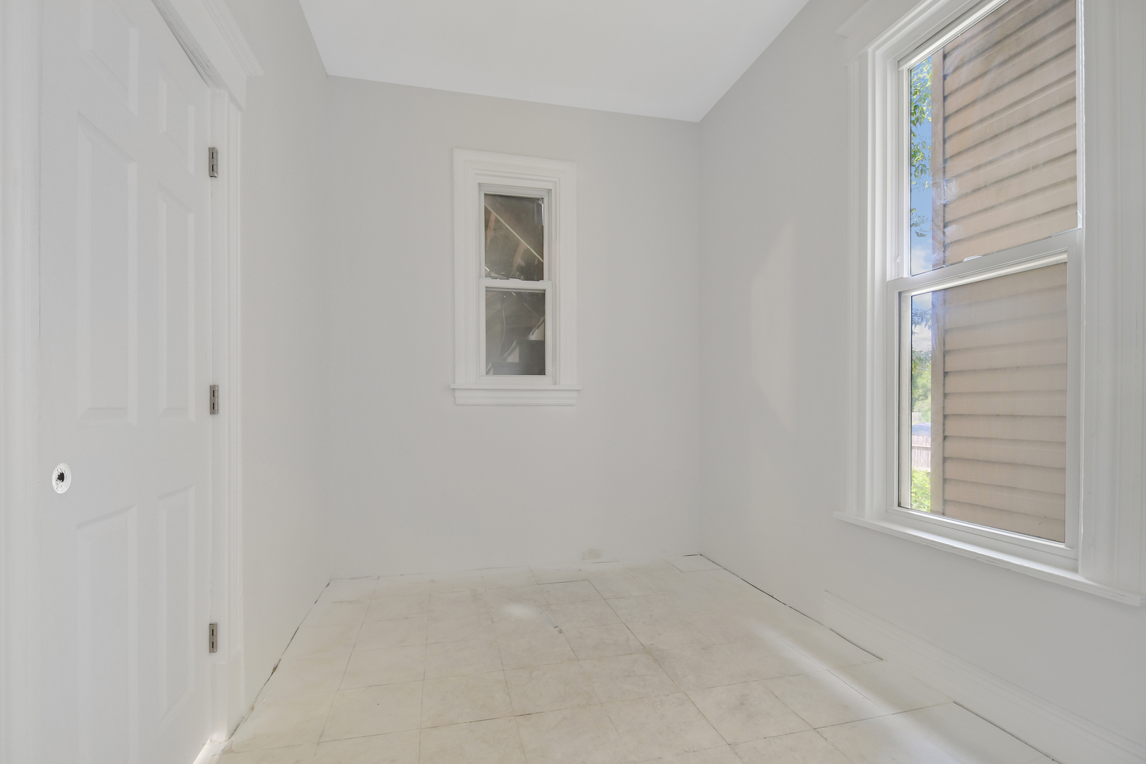210 N Laramie Avenue Property Photo 6