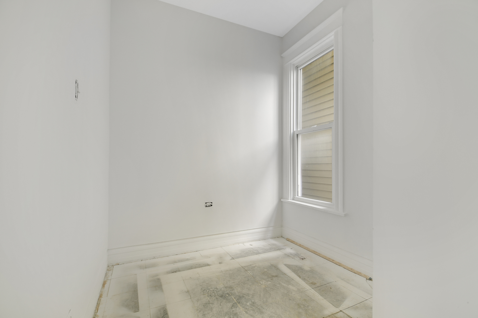 210 N Laramie Avenue Property Photo 7