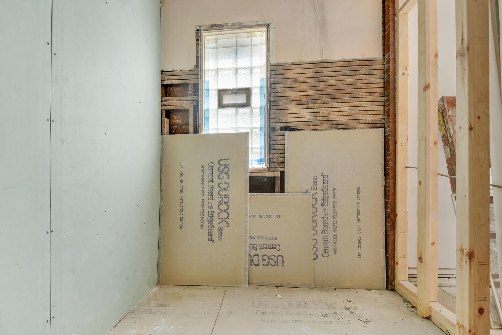 210 N Laramie Avenue Property Photo 8