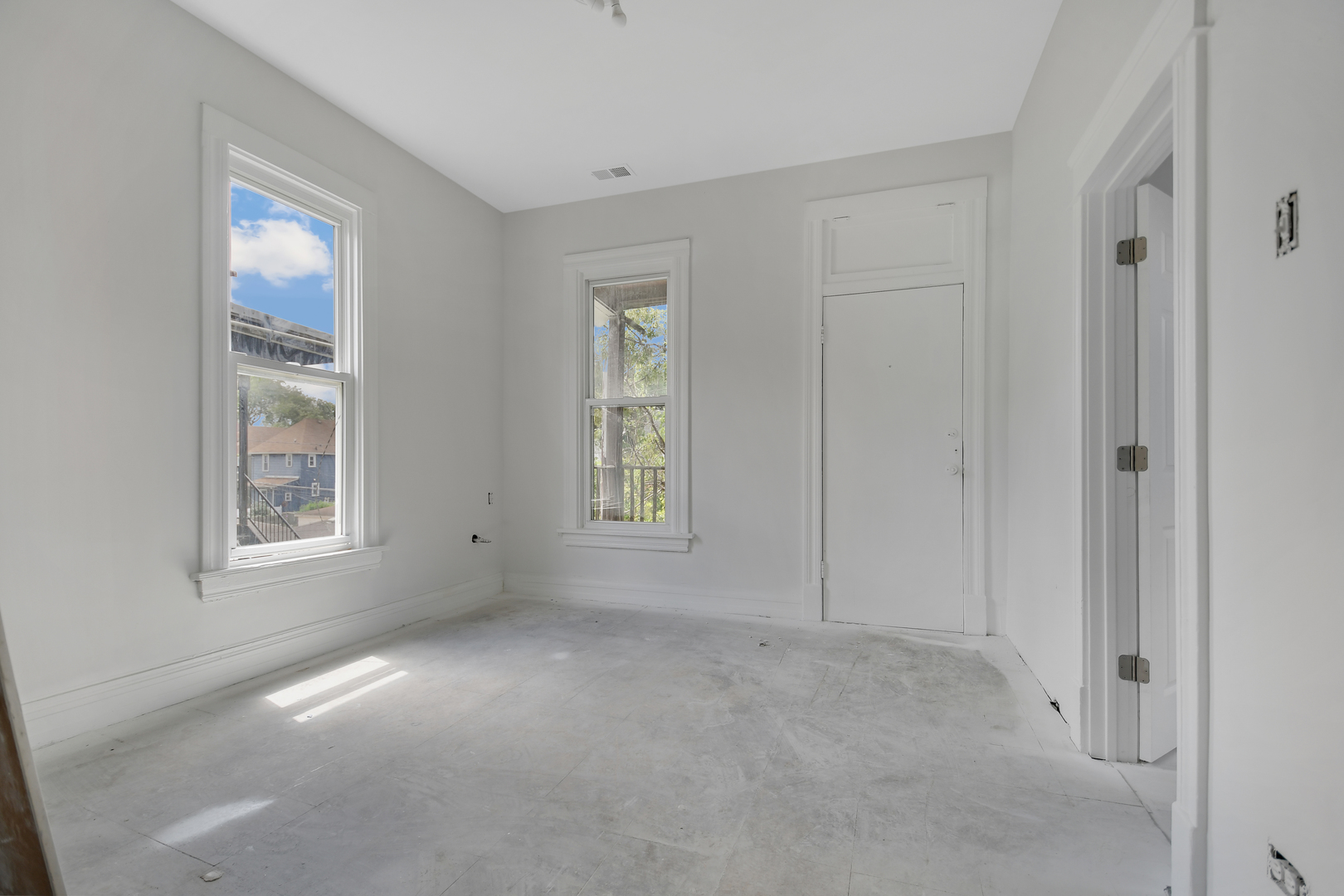 210 N Laramie Avenue Property Photo 11