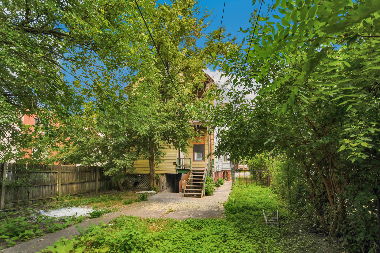 210 N Laramie Avenue Property Photo 18