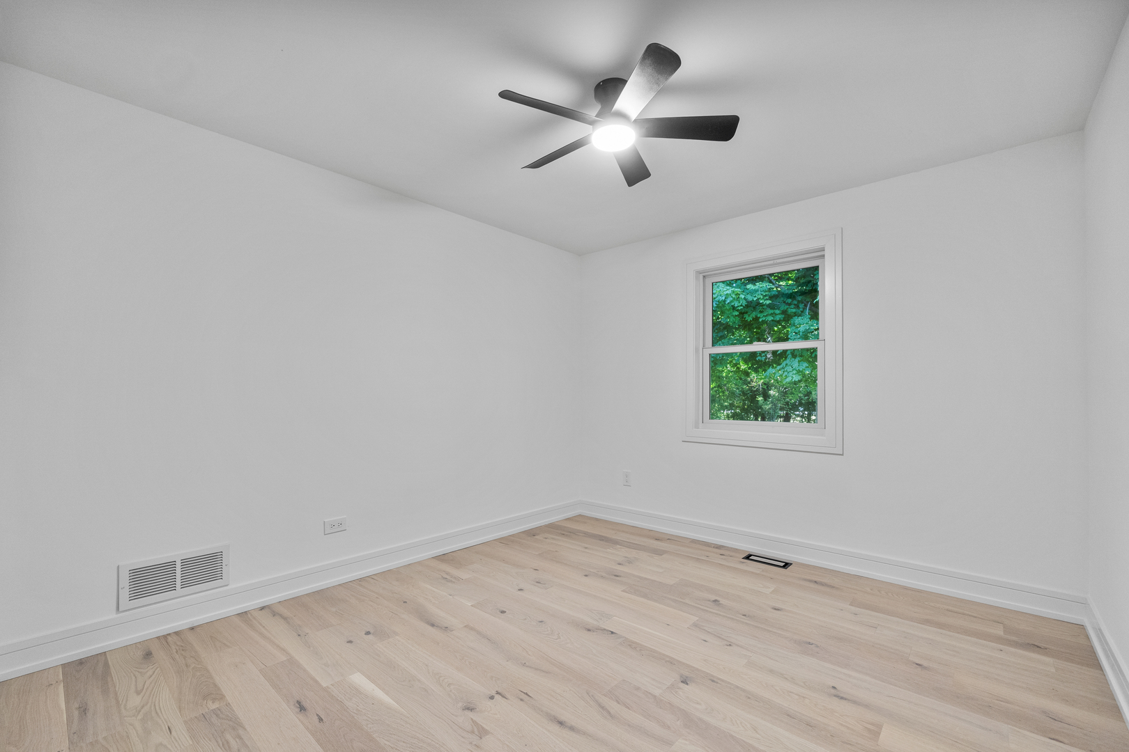 14463 W Hickory Avenue Property Photo 13