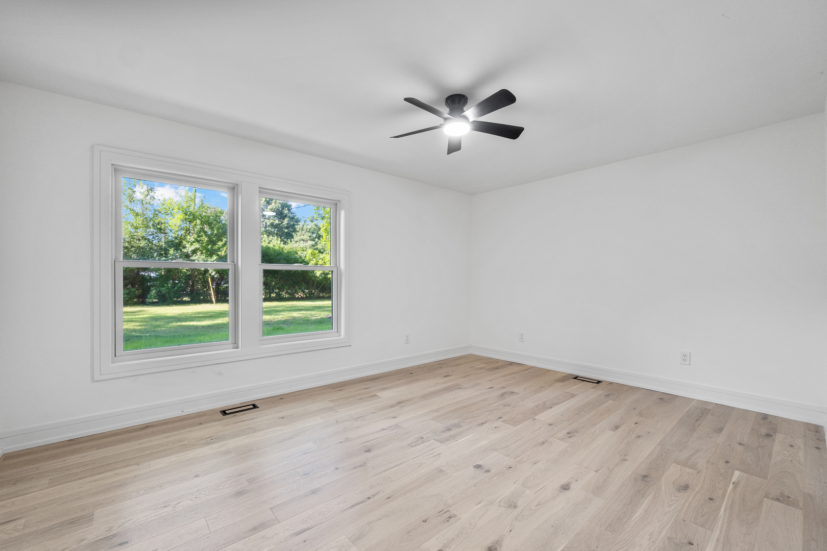 14463 W Hickory Avenue Property Photo 17