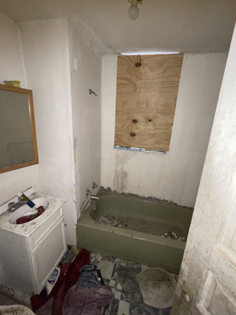 6036 S Marshfield Avenue Property Photo 11